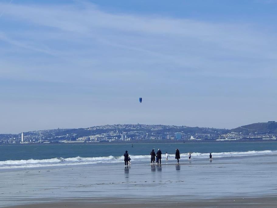 Shoreline Seaside Holiday Home Aberavon Beach Port Talbot Bagian luar foto